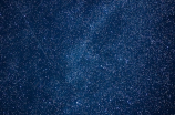 繁星点点：一图让你醉心于银河之间的美景